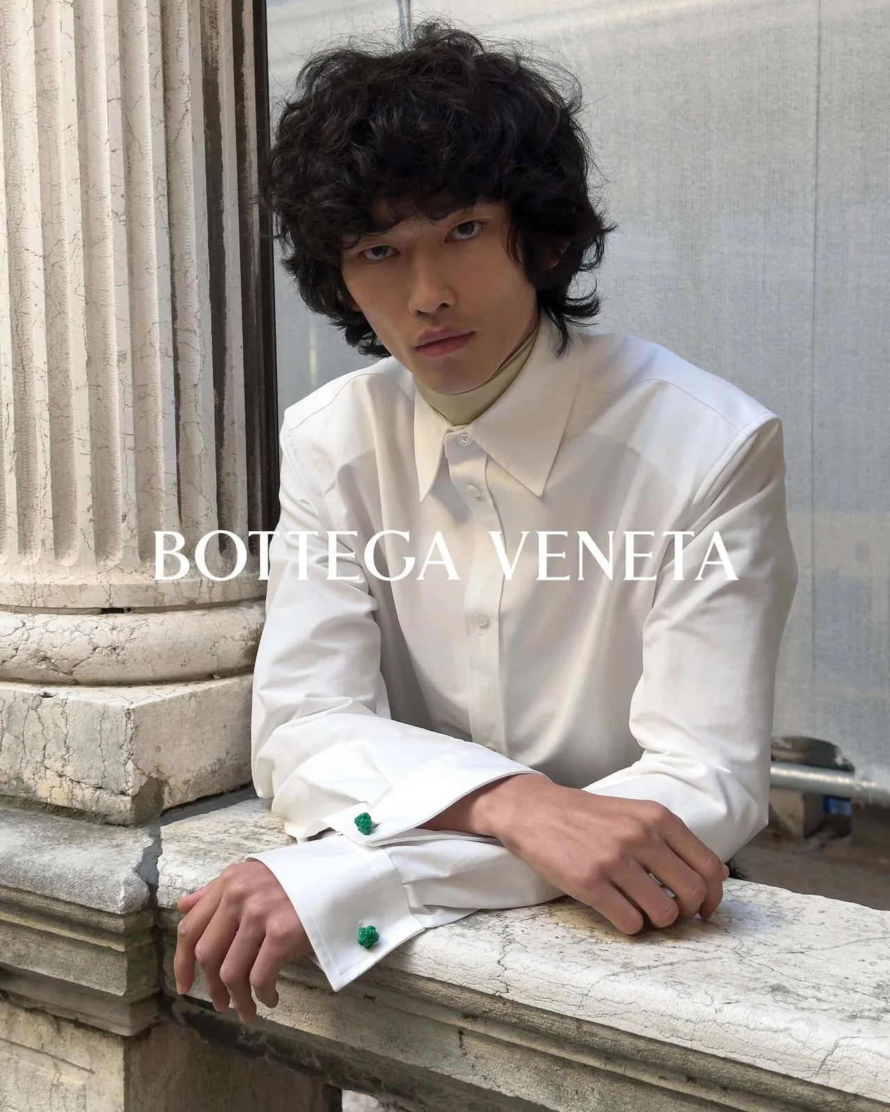 Detalle del Intrecciato en la varilla de una montura Bottega Veneta