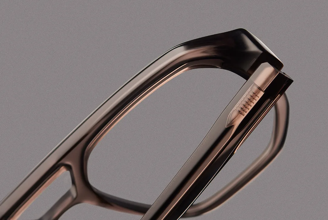 Detalle de la bisagra sin tornillos de una montura Mykita