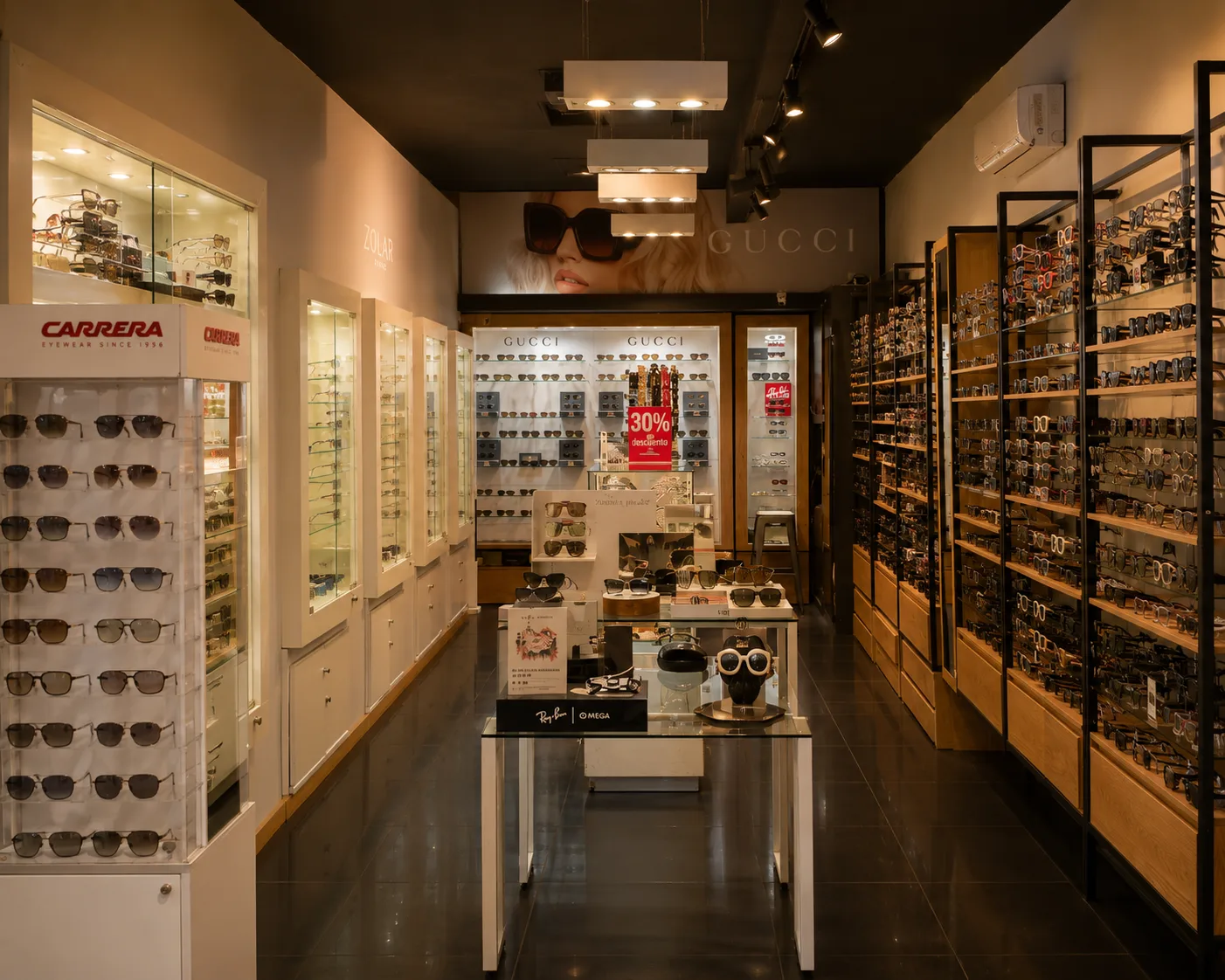 Interior de la tienda Zolar en el AICM (Terminal 2), Ciudad de México