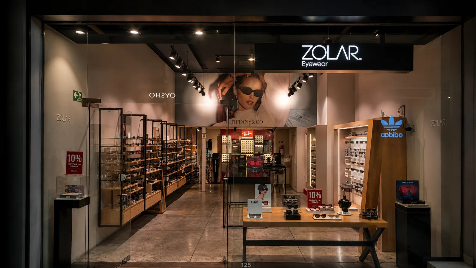 Interior de la tienda Zolar en Plaza Las Américas, Morelia